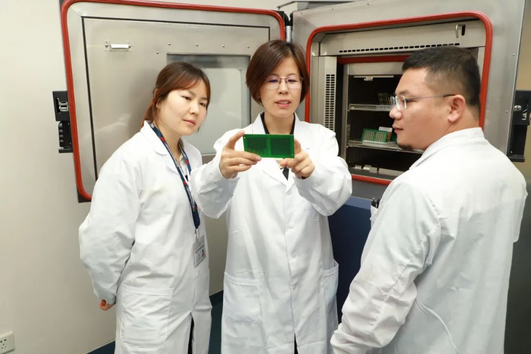 風華高科冠華分公司測試車間檢測組：硬核團隊，用匠心吹響“全國工人先鋒號角”
